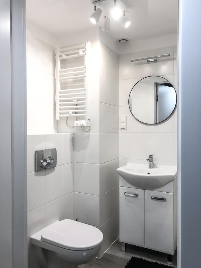 ורוצלב Airport Apartment מראה חיצוני תמונה