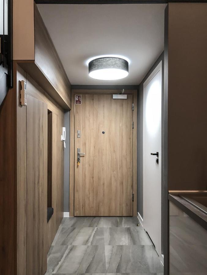 ורוצלב Airport Apartment מראה חיצוני תמונה